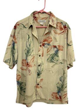 Island Republic washable 100i% silk pale yellow floral Hawaiian shirt.